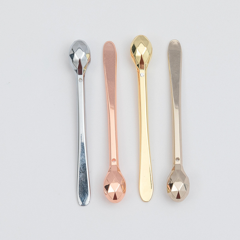 Unik diamantskåret design av øyekrempinner i sinklegering Unik diamantskåret design av øyekrempinner i sinklegering